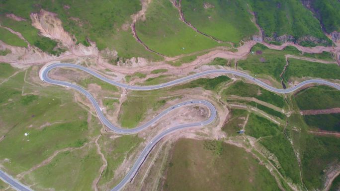 航拍青海拉脊山盘山公路