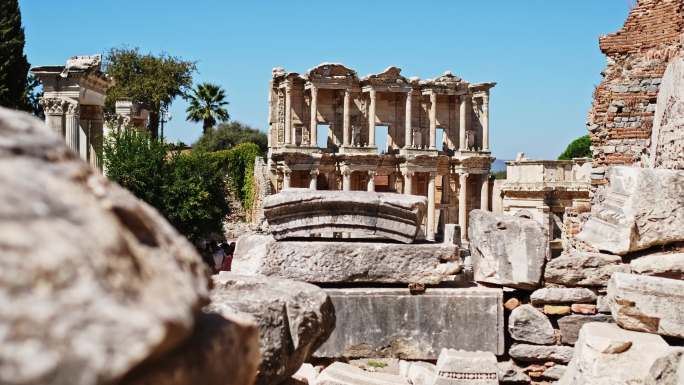 土耳其以弗所附近塞尔苏斯图书馆的罗马废墟