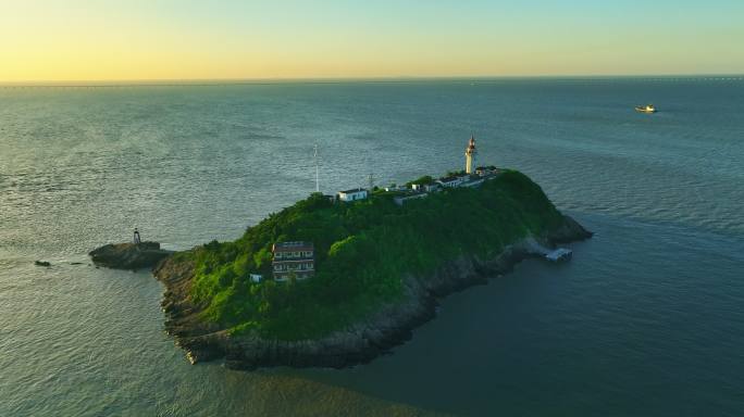 宁波镇海北仑七里屿岛屿灯塔航道航拍