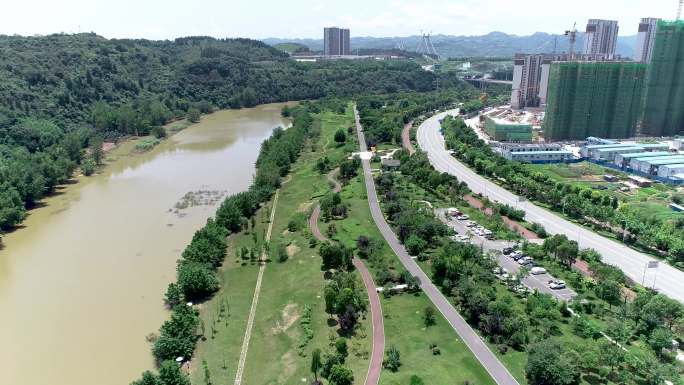 青山绿水草地4k航拍大景