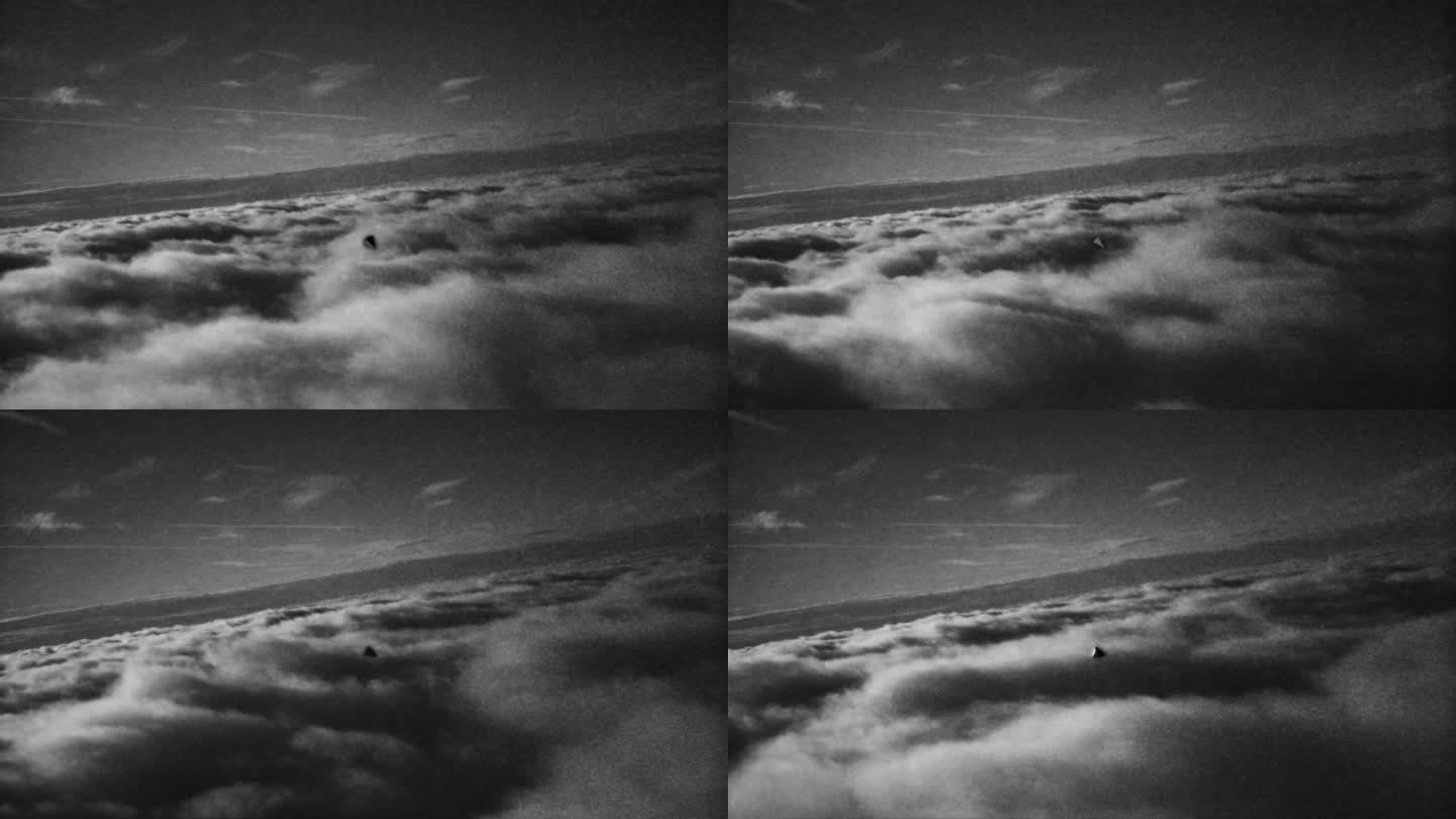 飞过云层的不明飞行物