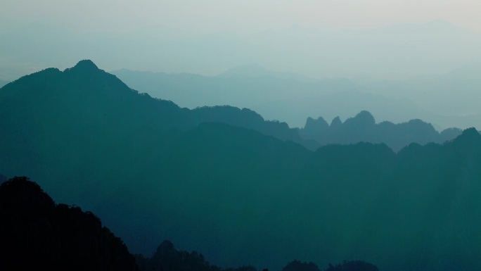 黄山的水墨剪影