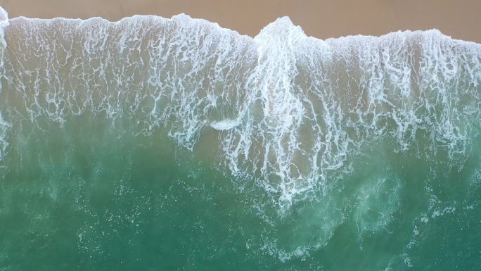 俯拍海浪海水海边航拍大海潮水海滩沙滩浪花