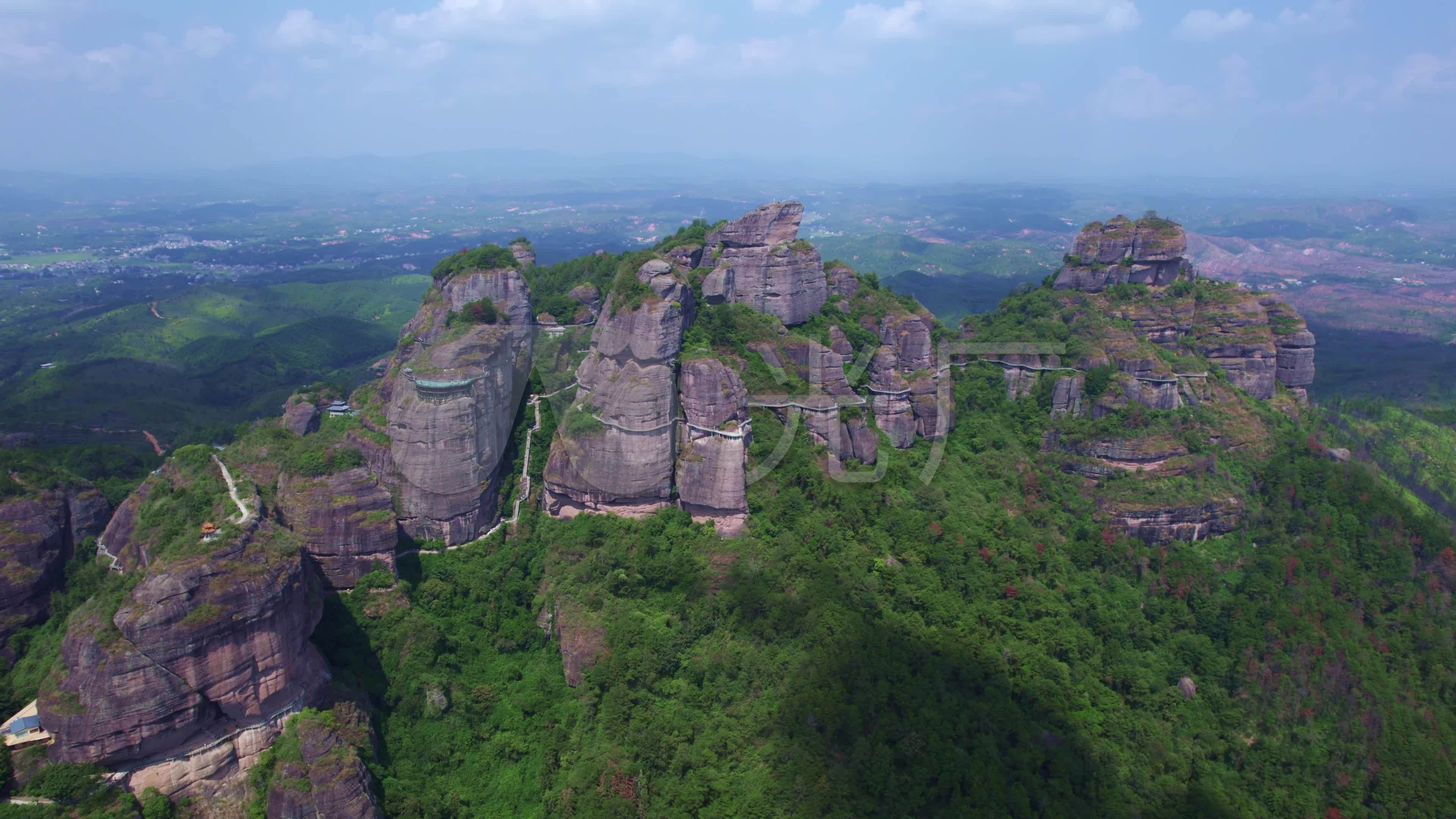 【携程攻略】龙川河源龙川霍山景点,霍山是典型的丹霞地貌，风景十分美丽，山体奇石嶙峋！