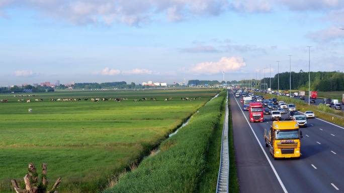 高速公路上的交通美国农场欧美农村农业