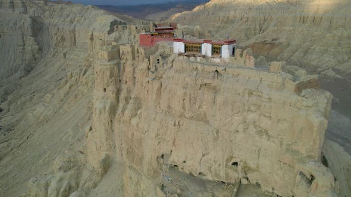 4K西藏阿里札达县古格王朝遗址日出航拍