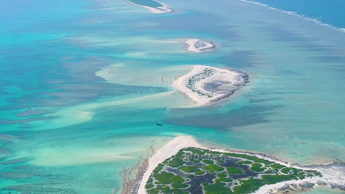 航拍南海西沙群岛七连屿海岛岛屿岛礁