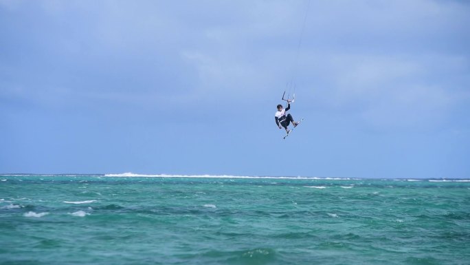 风筝冲浪运动员双向板花式表演