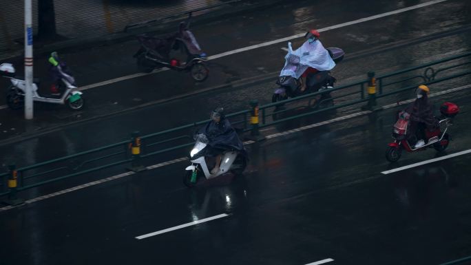 雨季城市交通