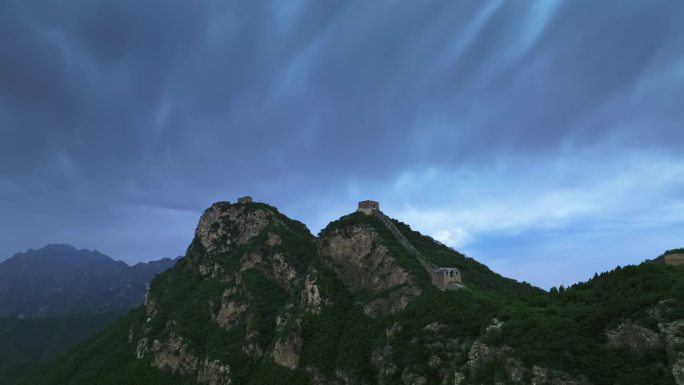 北京卧虎山长城雷暴云4k航拍素材