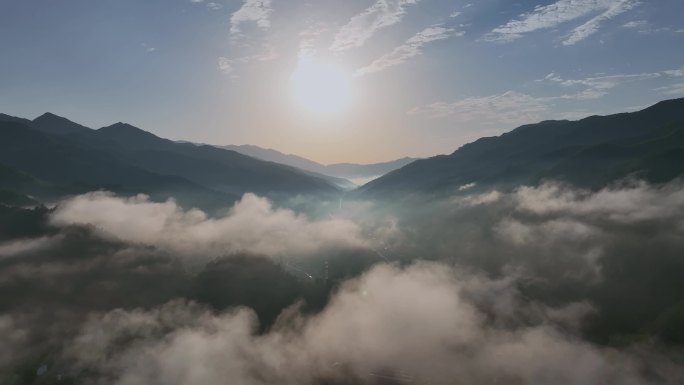 青木川早上的山