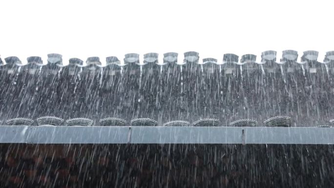 实拍徽州天井马头墙雨落徽州