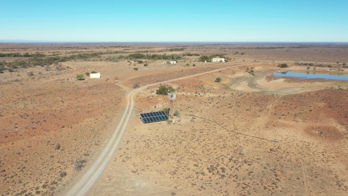 可再生能源取代南非卡鲁干旱地区破旧的风车