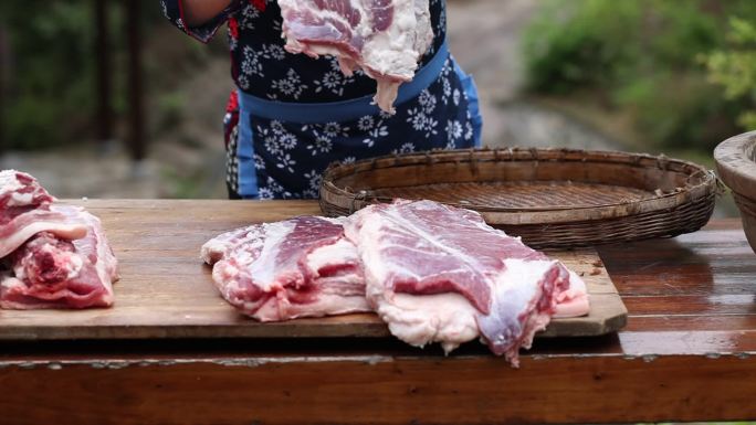 实拍徽州美食腌肉制作