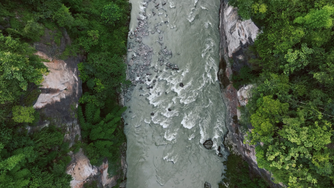 青衣江支流宝兴河芦山铜头峡谷