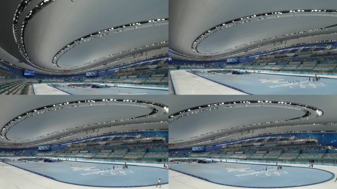 北京2022冬奥会国家速滑馆内游客滑冰
