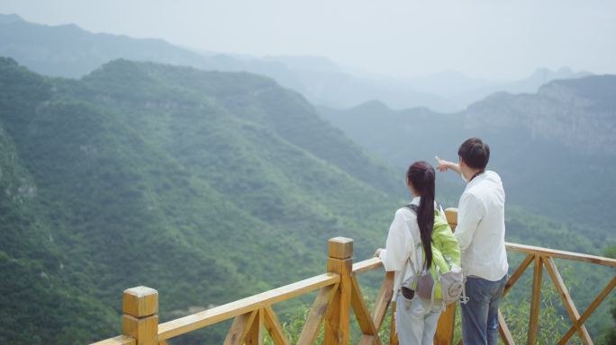 情侣户外旅游山区民宿民居04