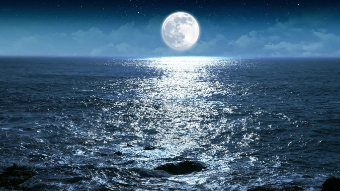 夜晚月亮海面倒影