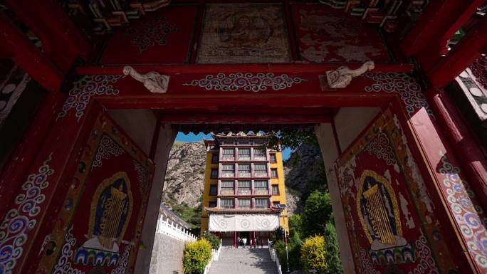 藏式寺庙的建筑