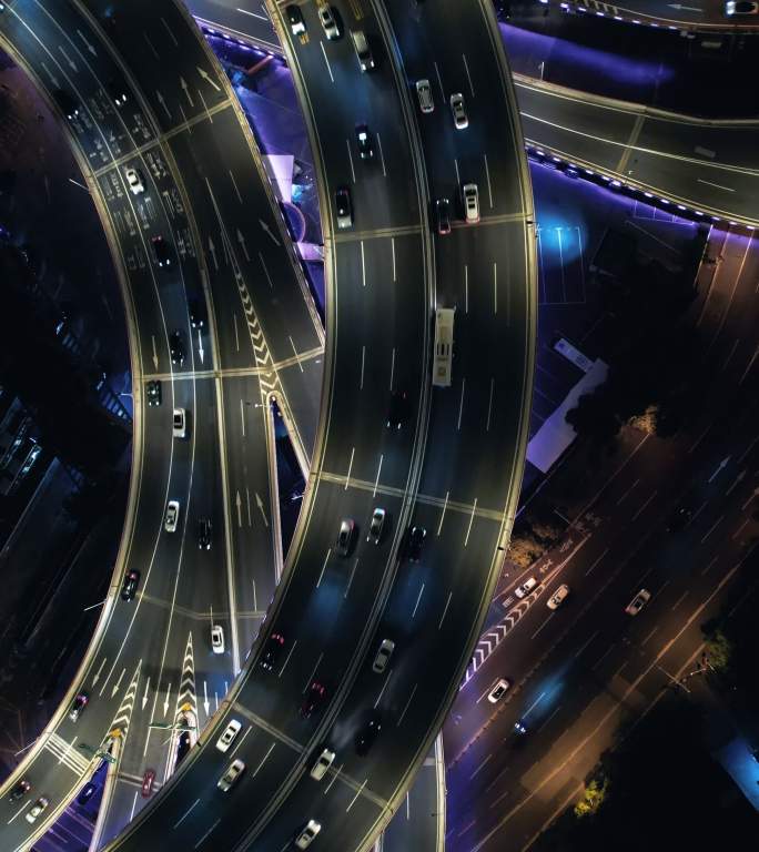 未来智能交通虚拟智慧城市上海高架桥安全驾