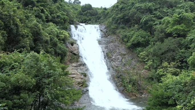 坪山马峦山郊野公园瀑布