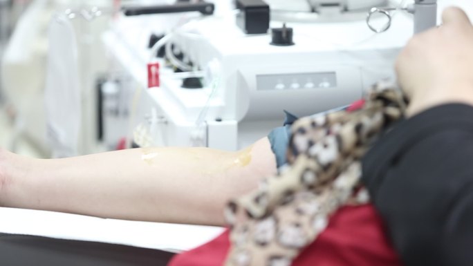 护士采集献血志愿者捐献造血干细胞实拍素材