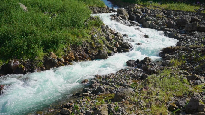 8k水流河流小溪小河流淌山泉水