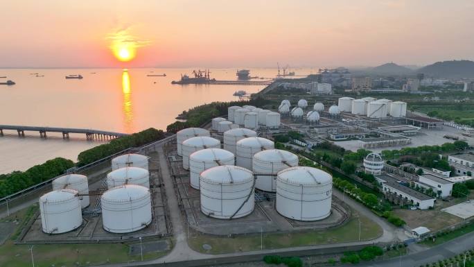 中海油 航拍 南通海岸 油罐 夕阳 大海