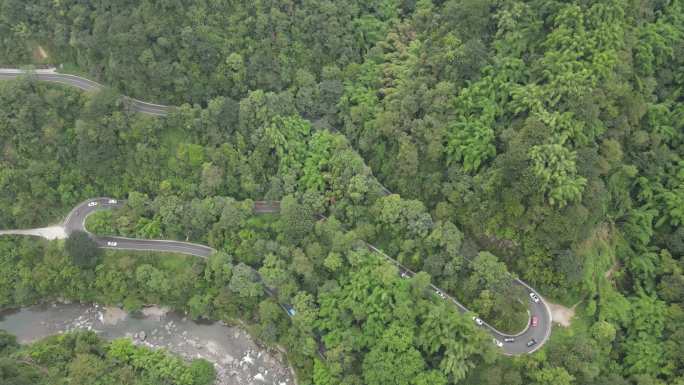 峨眉山盘山路