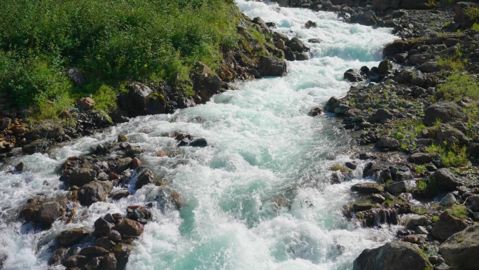 8k水流河流小溪小河流淌山泉水