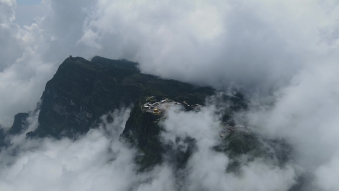 大光明山峨眉