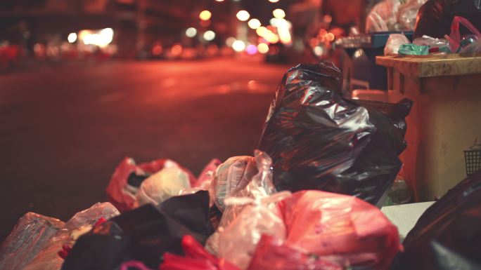 垃圾、城市生活随意堆放分类不讲卫生