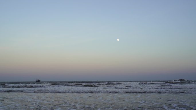 大海月亮海上明月海水海浪傍晚蓝色天空海滩