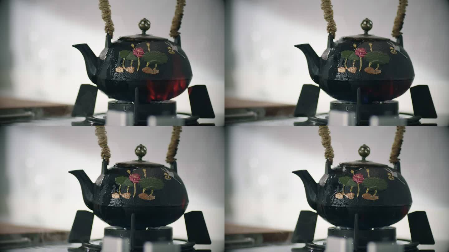 茶壶烧水 水喷出 煤气灶 铁茶壶