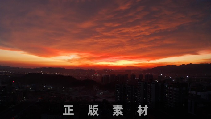 黄昏日落红色的天空