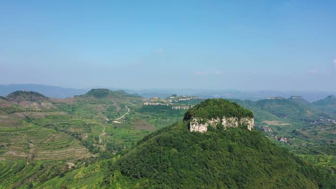 4K航拍山东省沂蒙山地质公园岱崮景区风景