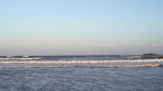 大海月亮海上明月海水海浪傍晚蓝色天空海滩