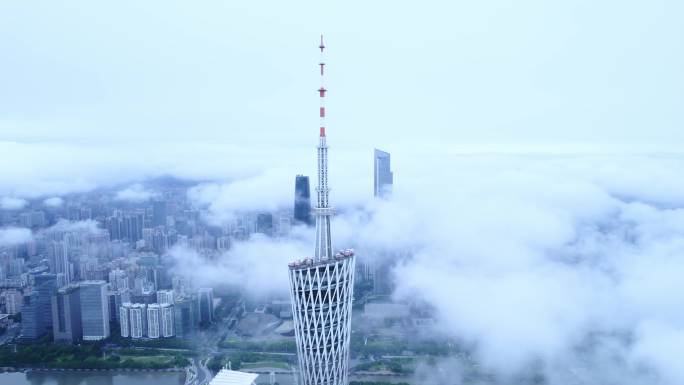 航拍云海中的广州塔远景特写