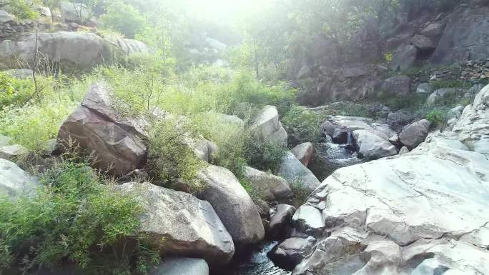 大自然山间小小溪流水瀑布青山绿水