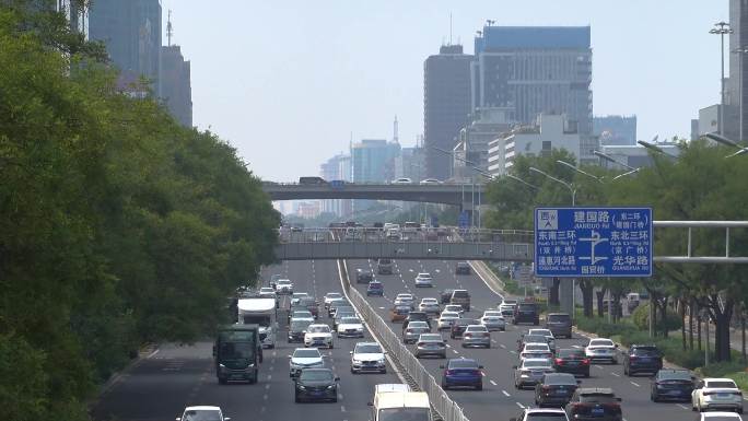 北京国贸桥车流