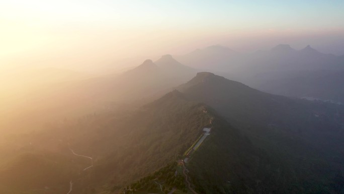 4K航拍沂蒙山岱崮世界地质公园日出风景