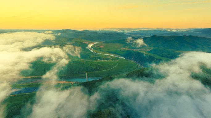 朝霞 平流云雾 河流 山水中国