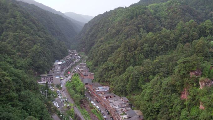 黄荆老林旅游避暑小镇