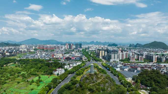 蓝天白云下进出桂林城区的道路