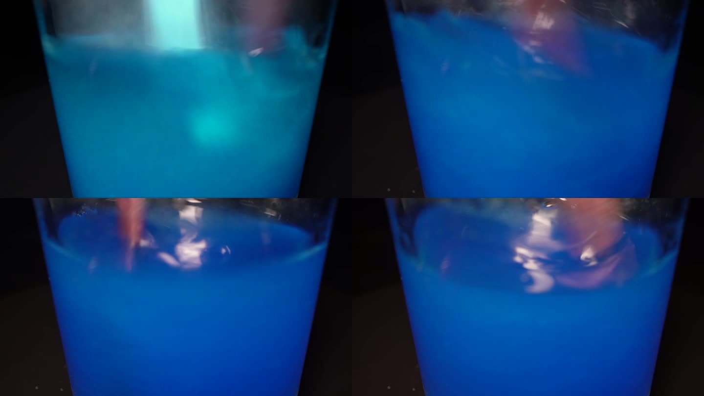 蓝莓果汁粉蓝色果汁粉硫酸铜溶液搅拌溶解