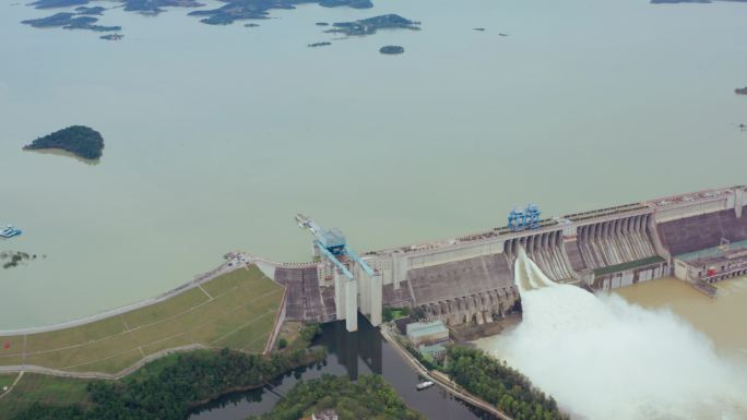 航拍十堰丹江口水库大坝