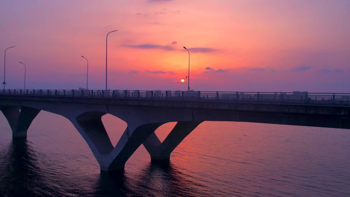 桥和落日
