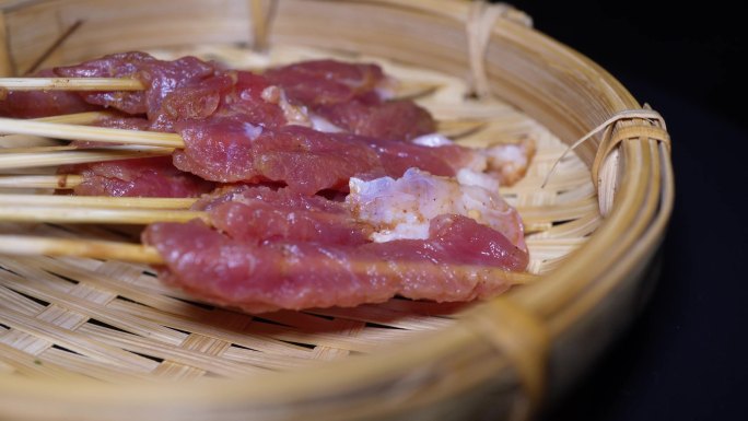 里脊肉牛肉串小串肉串钵钵鸡炸串烤串美食