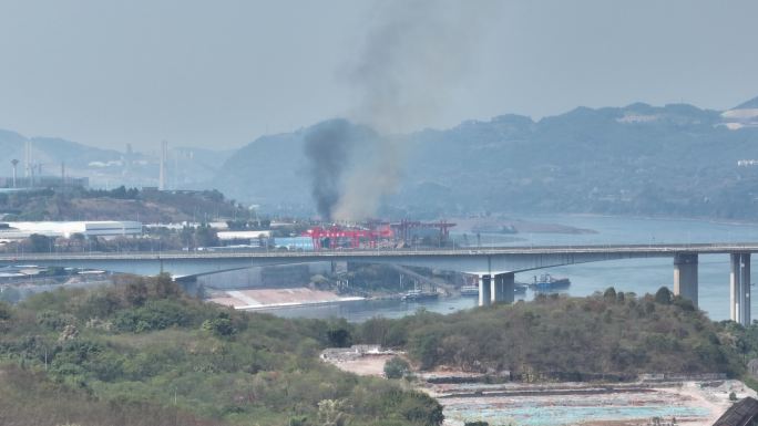 重庆码头火灾现场消防宣传