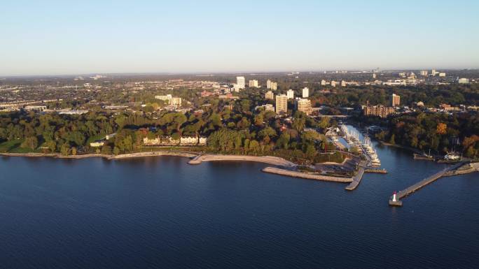 加拿大安大略省奥克维尔港和码头鸟瞰图